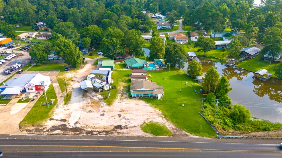 More Photos Of 13050 U.S. 190 hwy, Onalaska Freestanding For Sale