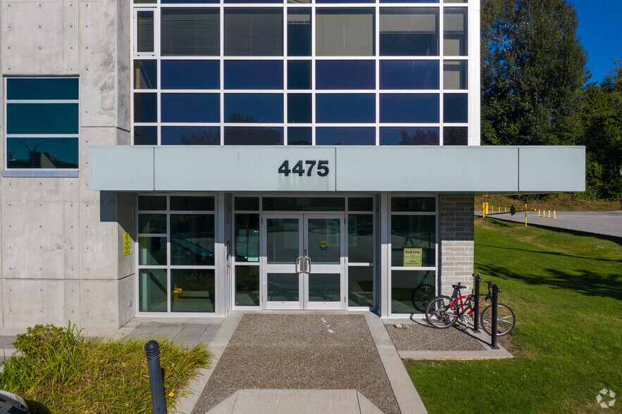 More Photos Of 4475 Wayburne Dr, Burnaby Office For Lease