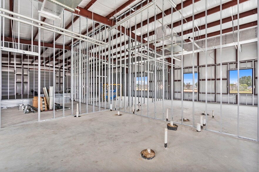 More Photos Of Hwy. 90 and Commerce, Katy Office For Lease