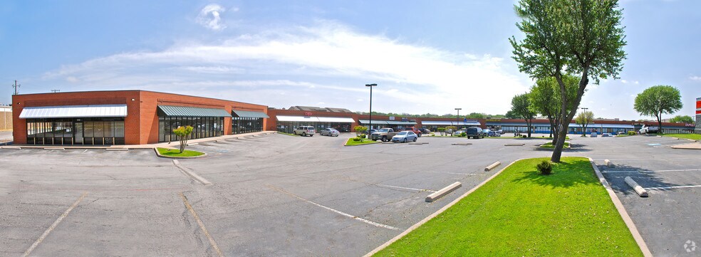 More Photos Of 6601-6677 McCart Ave, Fort Worth Unknown For Lease