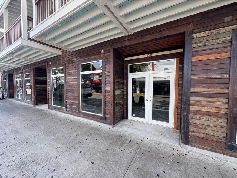 More Photos Of 210-216 Duval St, Key West General Retail For Lease