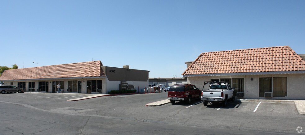 More Photos Of 3560 Polaris Ave, Las Vegas Light Manufacturing For Lease
