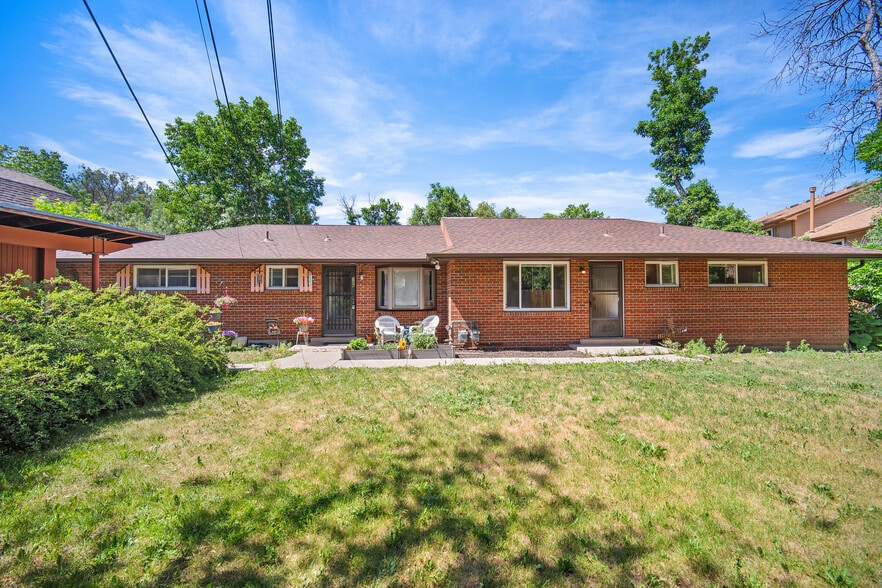 Primary Photo Of 126 W Cheyenne Rd, Colorado Springs Apartments For Sale