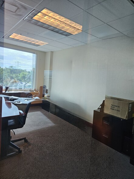 More Photos Of 7950 NW 53rd St, Doral Medical For Sale