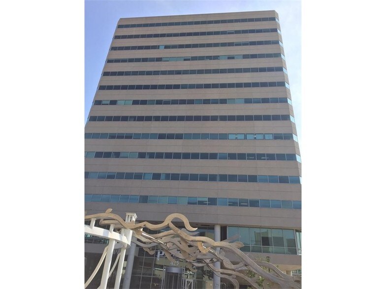 More Photos Of 425 2nd St SE, Cedar Rapids Office For Sale