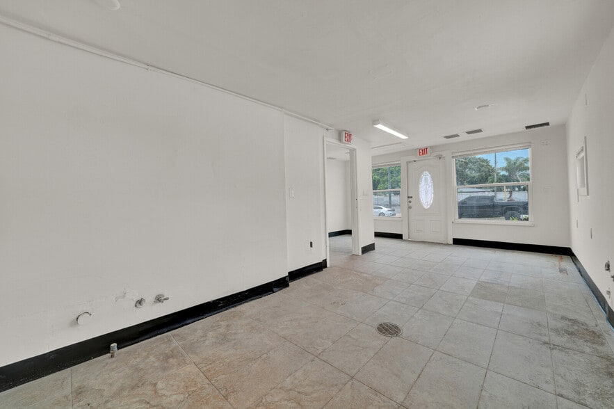 More Photos Of 311 E Commercial Blvd, Oakland Park Freestanding For Sale