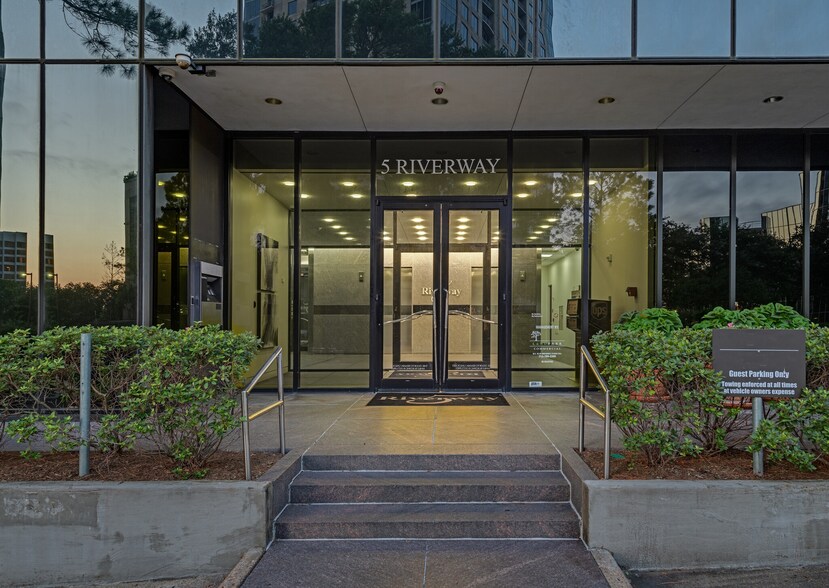 More Photos Of 5 Riverway, Houston Office For Sale