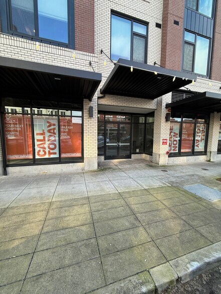 More Photos Of 121 SE Commerical St, Salem Apartments For Lease