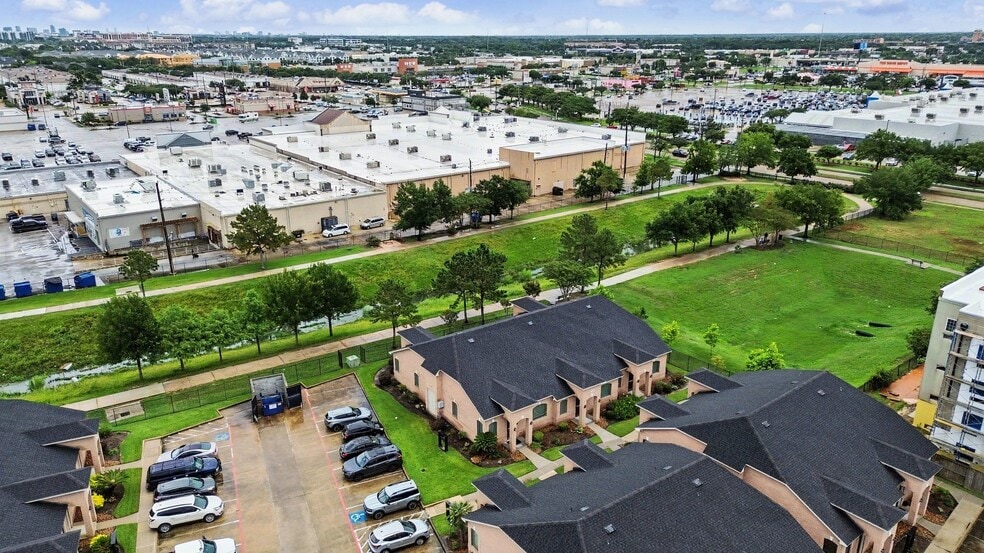 More Photos Of 1810 Snake River Rd, Katy Medical For Sale