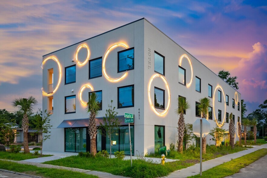 More Photos Of 4431 Spruill Ave, North Charleston Hotel For Lease