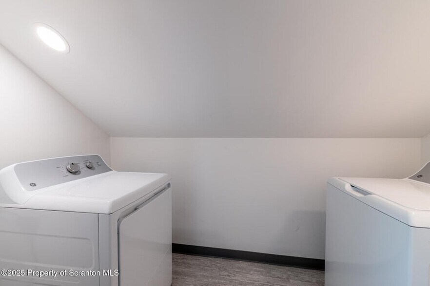 More Photos Of 1131 Pittston Ave, Scranton Funeral Home For Sale