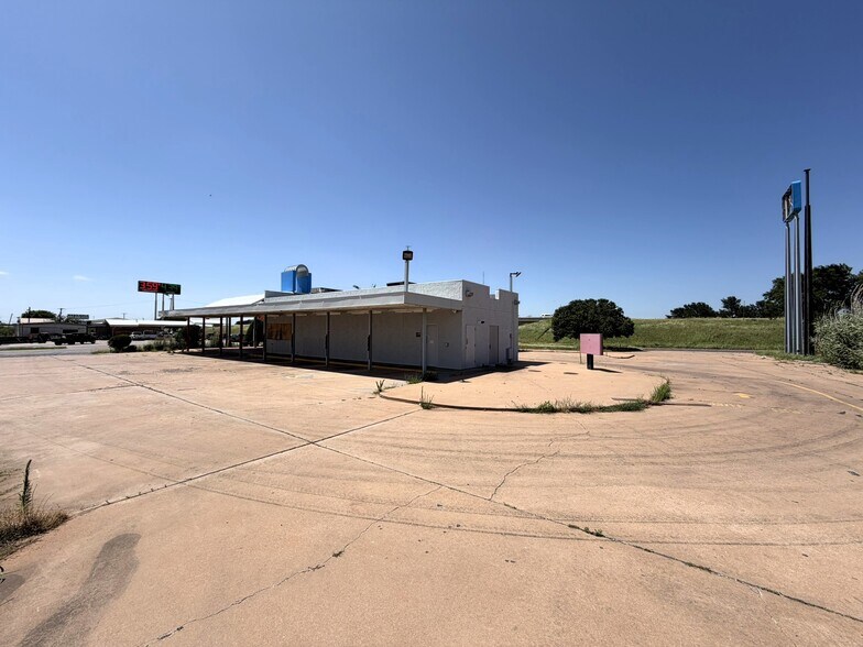 More Photos Of 1298 N Bailey St, Electra Fast Food For Sale