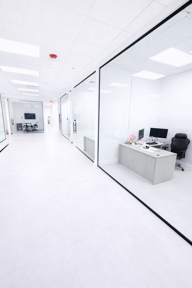 More Photos Of 701 Park of Commerce Blvd, Boca Raton Light Distribution For Lease