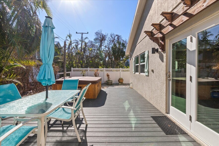 More Photos Of 413 Pine Ave, Anna Maria Flex For Sale