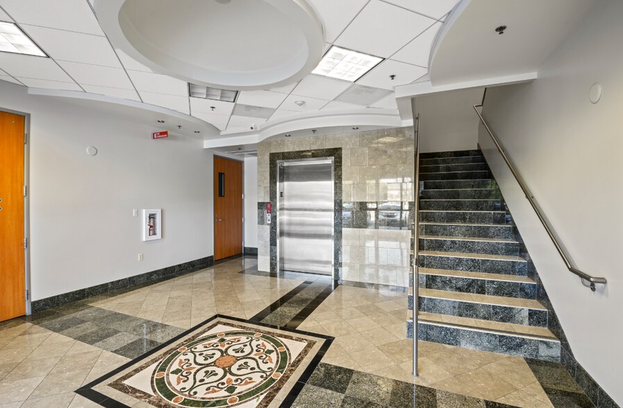 More Photos Of 311 Haigh Rd, Thousand Oaks Medical For Lease