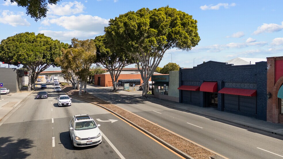 More Photos Of 344 S Oxnard Blvd, Oxnard General Retail For Sale