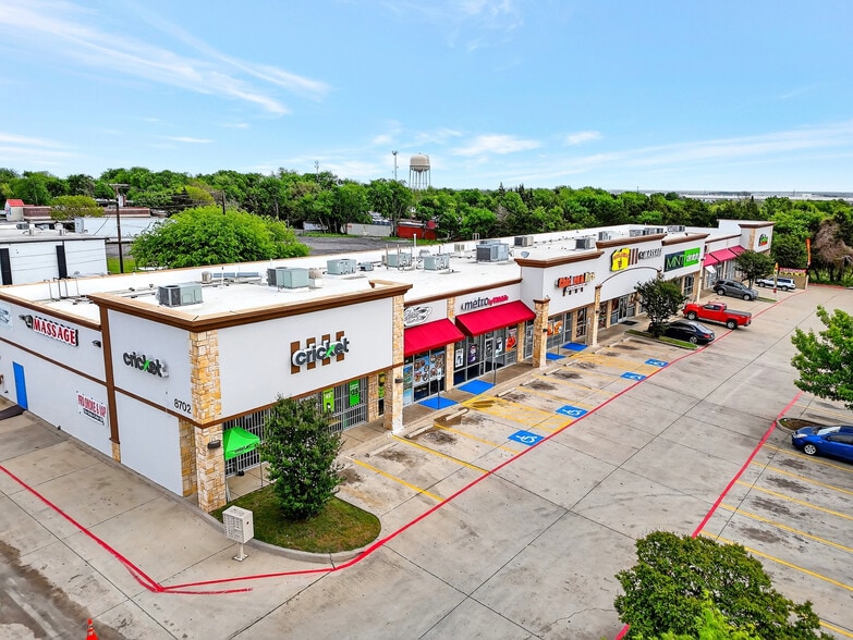More Photos Of 8702 S Lancaster Rd, Dallas Freestanding For Sale