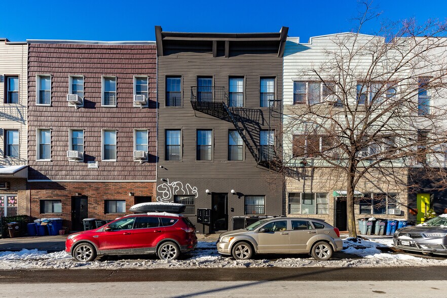 More Photos Of 515 Graham Ave, Brooklyn Apartments For Sale