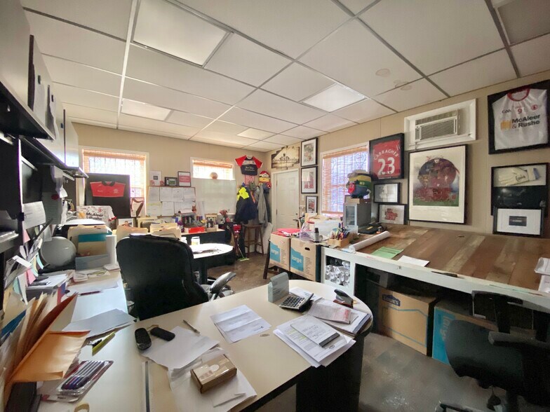 More Photos Of 8329 Delaware Ave, Upper Darby Service For Sale