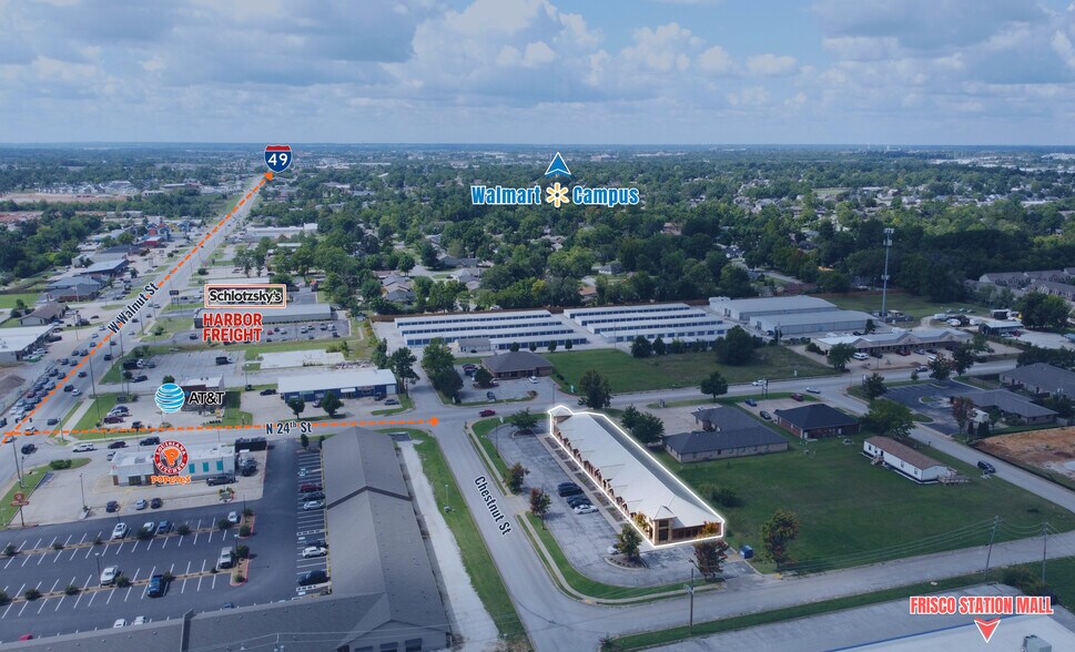 More Photos Of 2323 W Chestnut St, Rogers Office For Lease