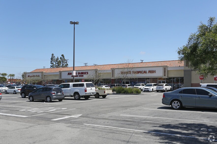 More Photos Of 8872 Warner Ave, Huntington Beach Unknown For Lease