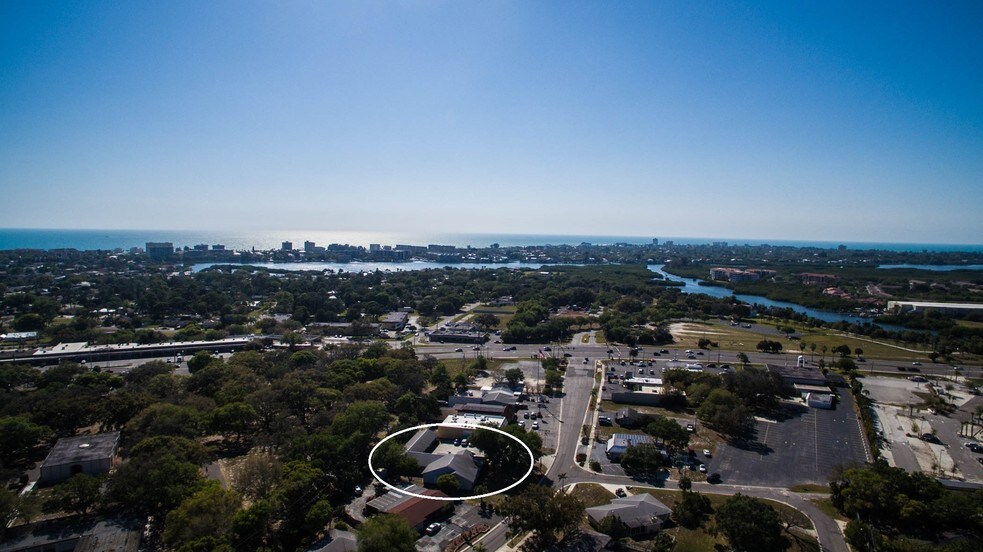 More Photos Of 2100 Constitution Blvd, Sarasota Office For Lease