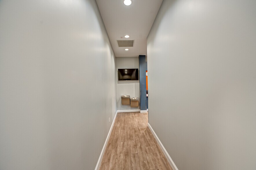 More Photos Of 24 Railroad Ave, Patchogue Office For Sale