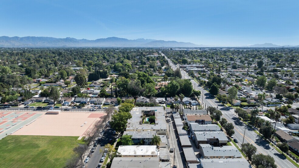 More Photos Of 17926 Schoenborn St, Northridge Apartments For Sale