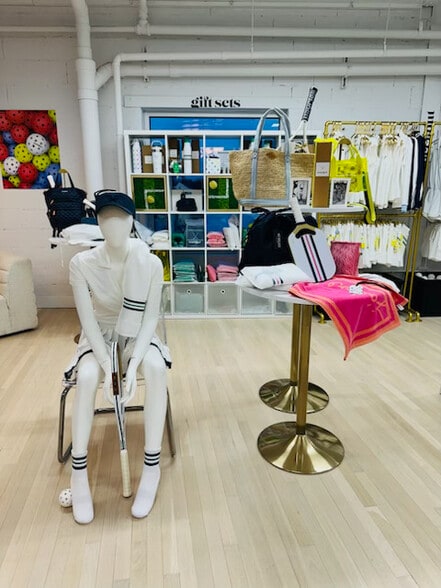 More Photos Of 125 Main St, Westport General Retail For Lease