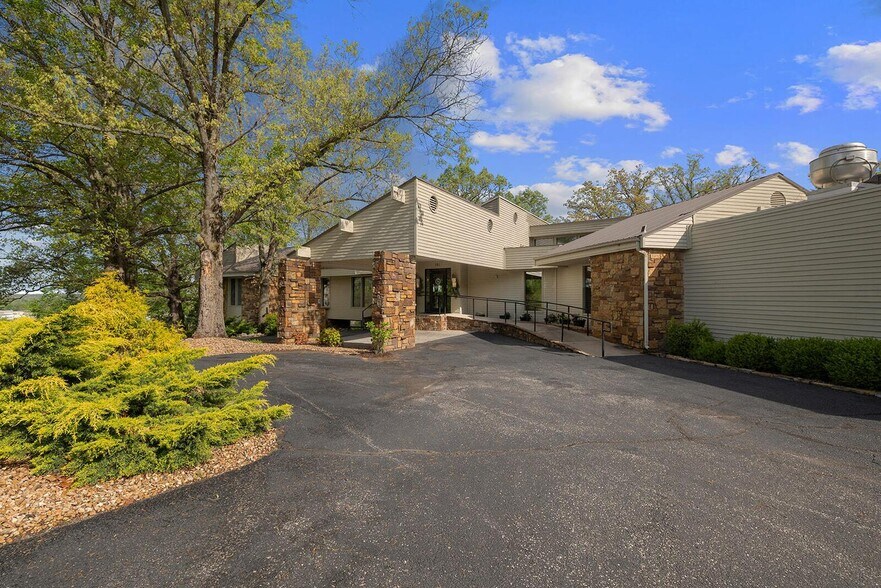 More Photos Of 381 W Guin Rd, Nixa Lodge Meeting Hall For Sale