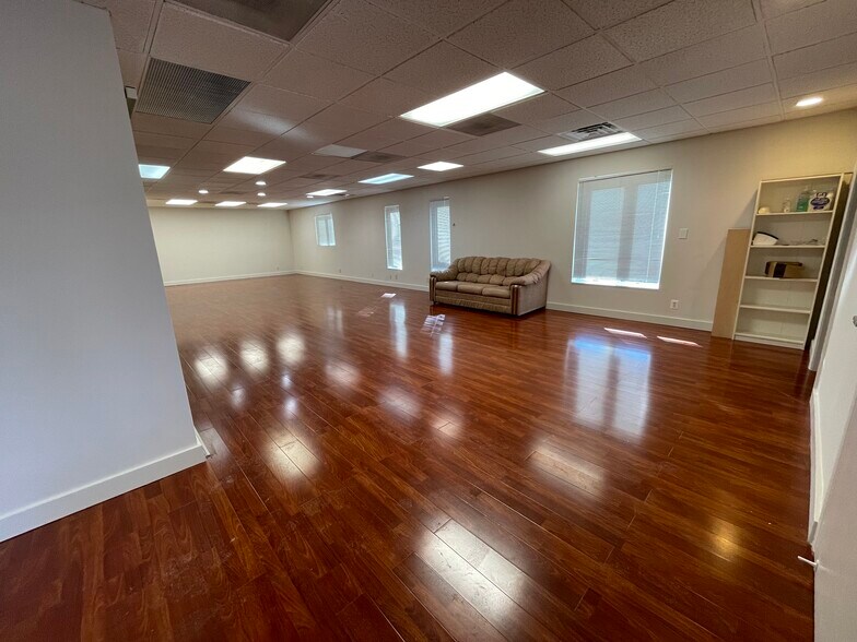 More Photos Of 401 E Jefferson St, Rockville Medical For Lease