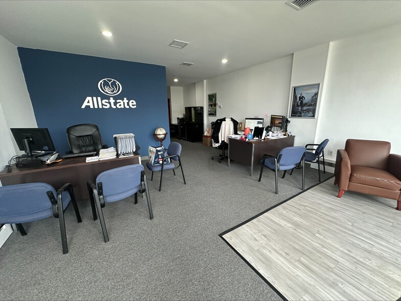 More Photos Of 174 Merrick Rd, Lynbrook General Retail For Sale