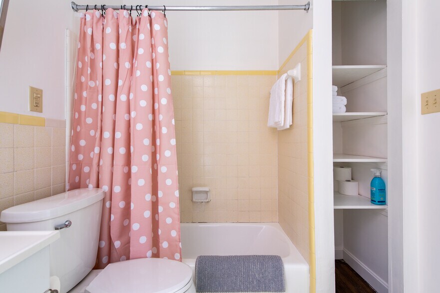 More Photos Of 1225 S 6th St, Louisville Apartments For Sale