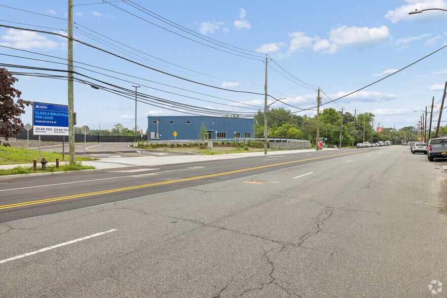 More Photos Of 2577 Forest Ave, Staten Island Truck Terminal For Lease