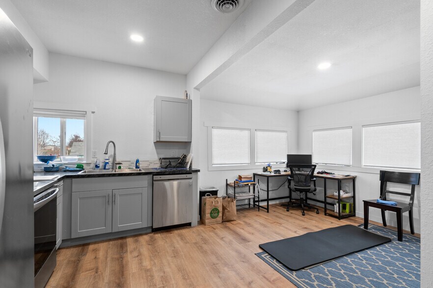 More Photos Of 105 Arcade, Lexington Apartments For Sale