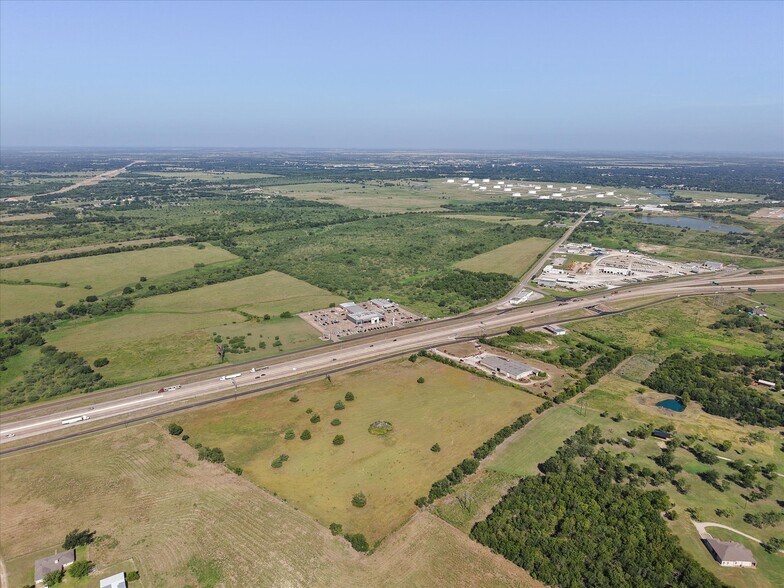 More Photos Of 3151 Int 45 E hwy, Corsicana Warehouse For Sale