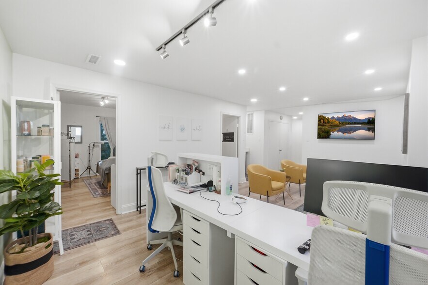 More Photos Of 5520-5532 Hempstead Way, Springfield Office For Sale