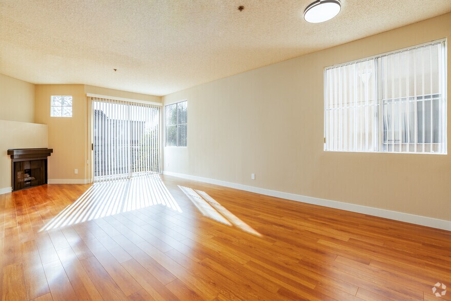 More Photos Of 10621 Valley Spring Ln, North Hollywood Apartments For Sale