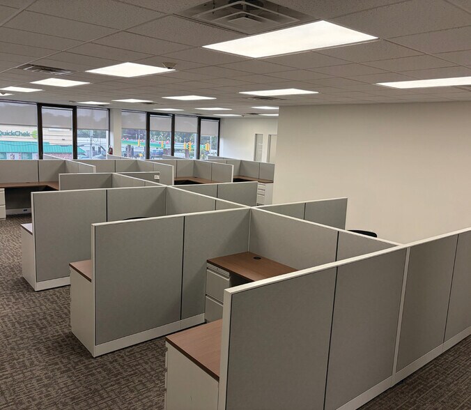 More Photos Of 350 Motor Pky, Hauppauge Office For Lease