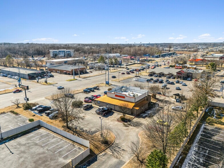 More Photos Of 982 Goodman Rd W, Horn Lake Restaurant For Sale