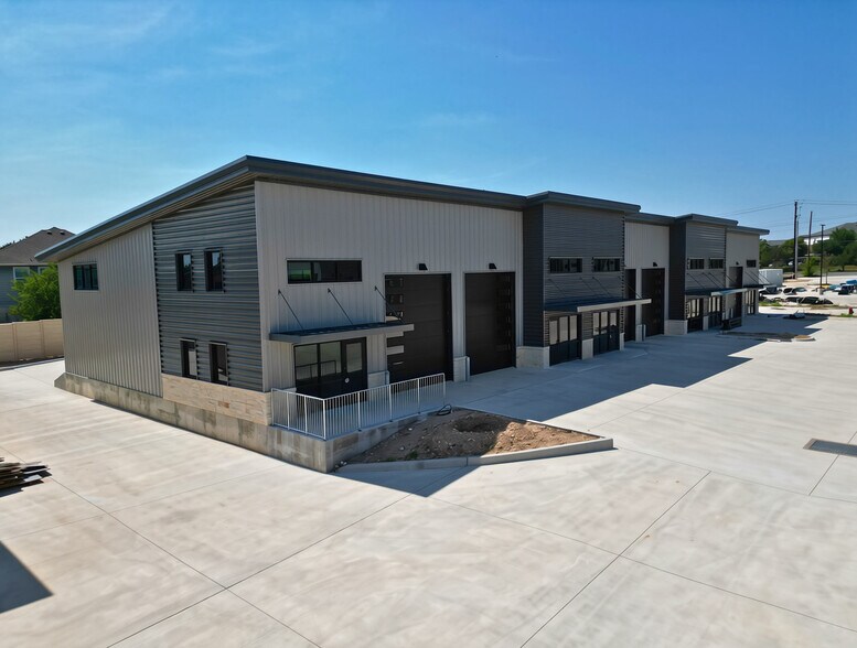 More Photos Of 1306 Whitestone Blvd, Cedar Park Warehouse For Sale
