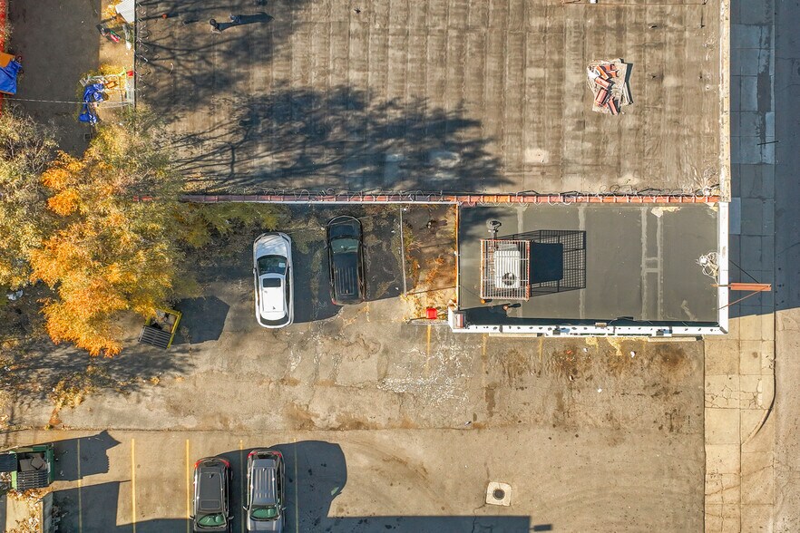 More Photos Of 7606 E 7 Mile Rd, Detroit Storefront For Sale