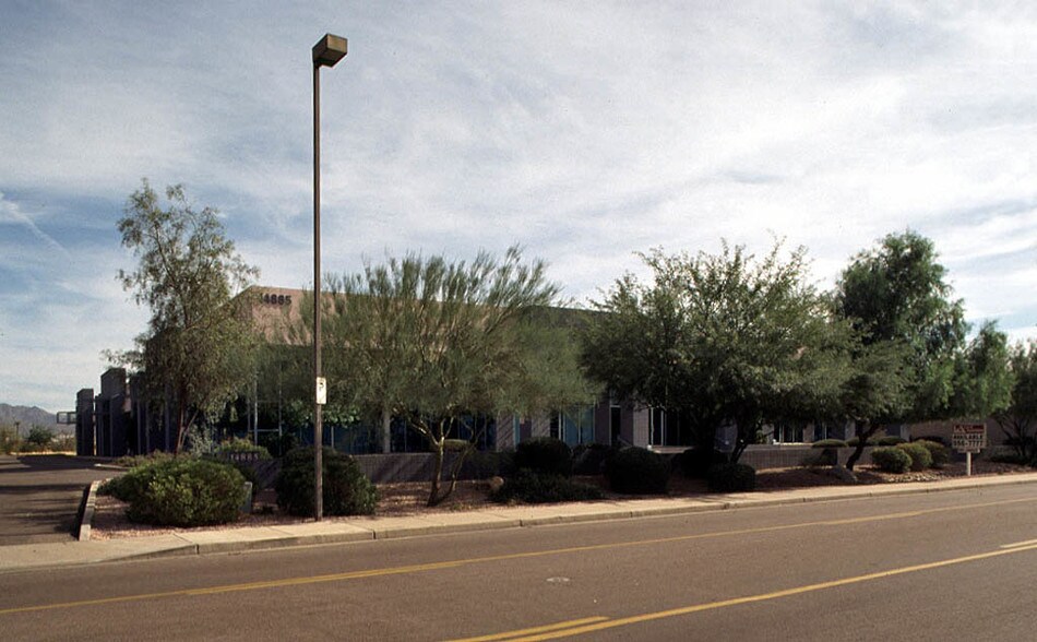 More Photos Of 14885 N 83rd Pl, Scottsdale Showroom For Lease