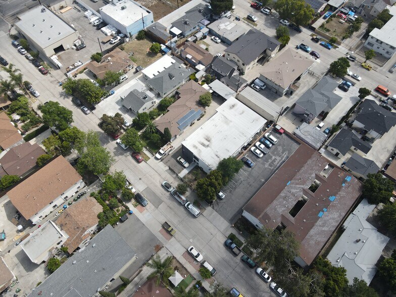 More Photos Of 6722 Troost Ave, North Hollywood Apartments For Sale