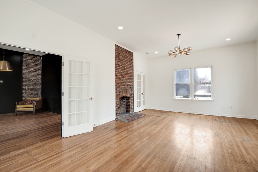 More Photos Of 574 S Cooper St, Memphis Office For Lease