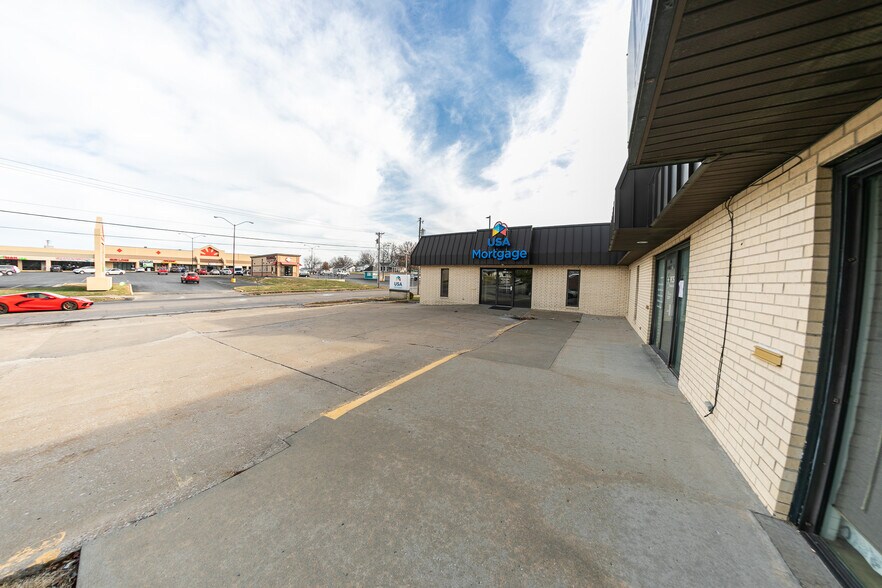 More Photos Of 506 N Maguire St, Warrensburg Office For Lease