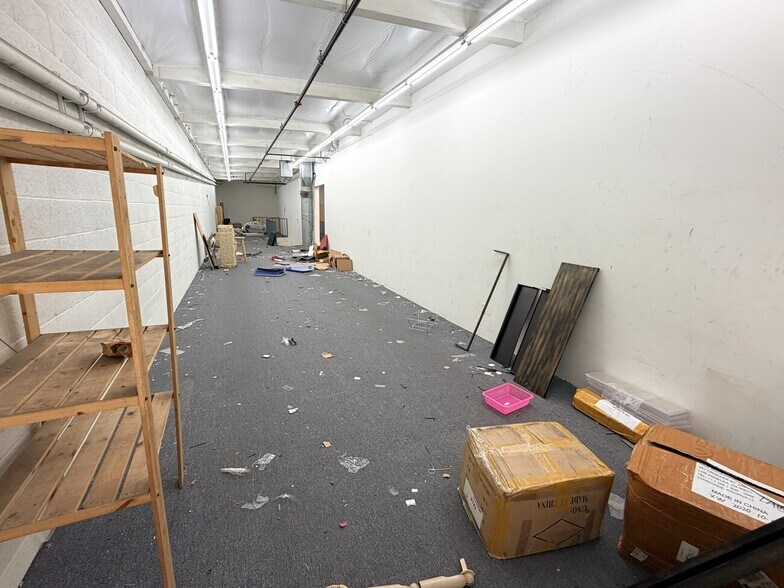 More Photos Of 951 Crocker St, Los Angeles Storefront Retail Office For Lease