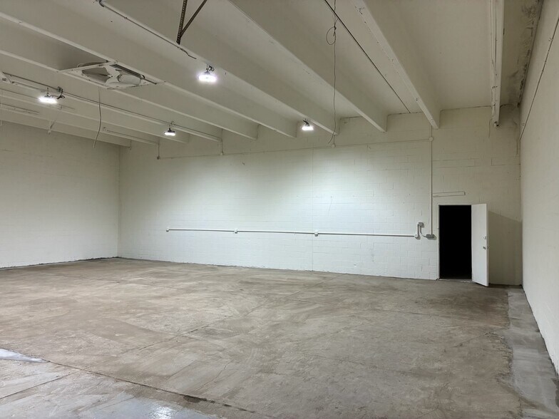 More Photos Of 65700 Gratiot Ave, Lenox Service For Lease
