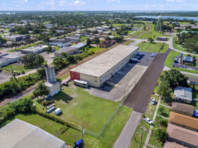 More Photos Of 110 W Interlake Blvd, Lake Placid Warehouse For Lease