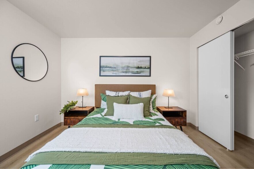More Photos Of 200 E McCorquedale Rd, Burlington Apartments For Sale
